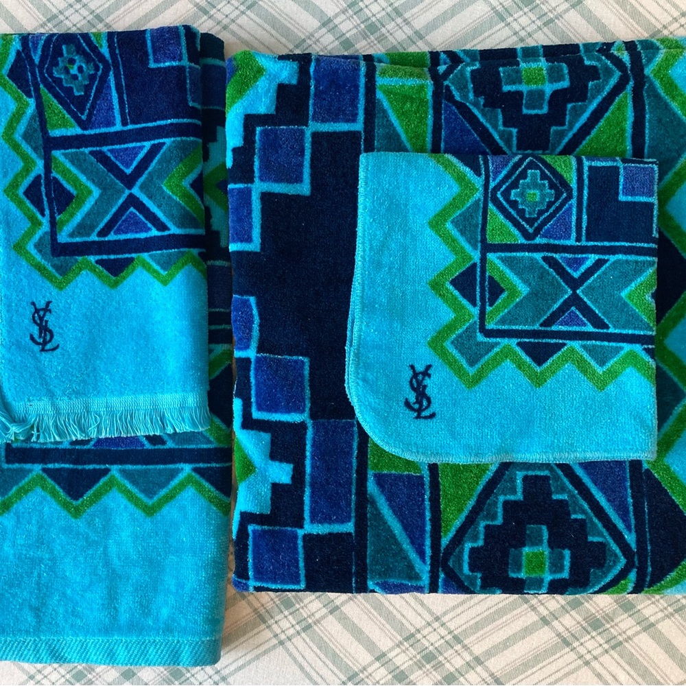 Vintage Yves Saint Laurent by Fieldcrest Towel set of 4 (geometric design)